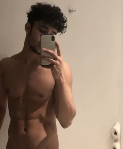 Accompagnatore gigolo Oscarosky