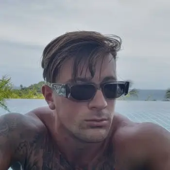 Accompagnatore gigolo Chrismontana