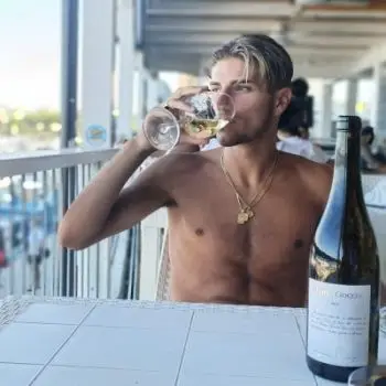 Accompagnatore gigolo James