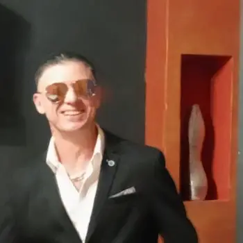 Accompagnatore gigolo Lucaficomatto0