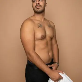 Accompagnatore gigolo Momo