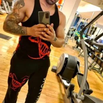 Accompagnatore gigolo Santy