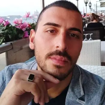 Accompagnatore gigolo Leonardo Villa