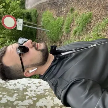 Accompagnatore gigolo Chry960