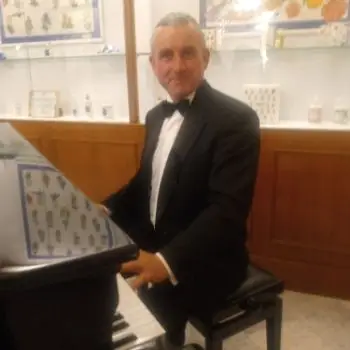 Accompagnatore gigolo Francesco disole