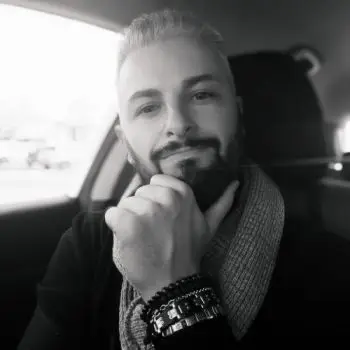 Accompagnatore gigolo Denis