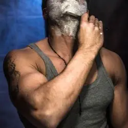 Accompagnatore gigolo Adrien