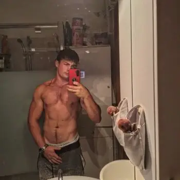 Accompagnatore gigolo Enzo Leroi