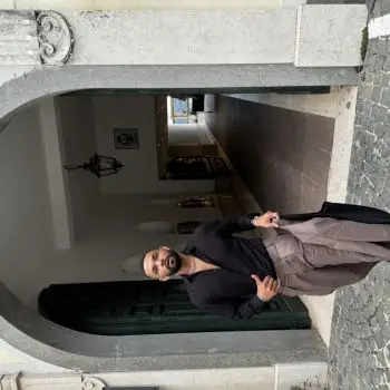 Accompagnatore gigolo Amz