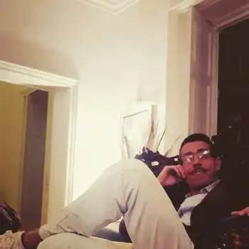 Accompagnatore gigolo Chanel