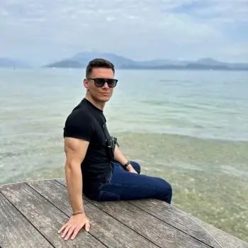 Accompagnatore gigolo Alex Puro