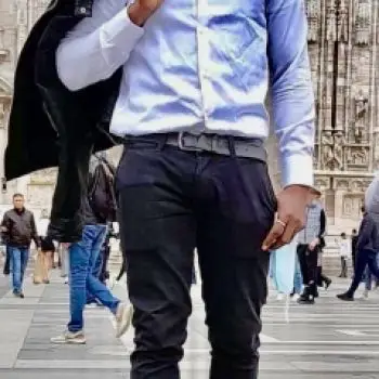 Accompagnatore gigolo L&rsquo;uomo noir