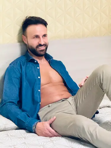 Accompagnatore gigolo Alfredo