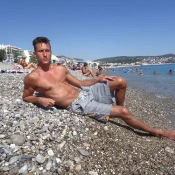 Accompagnatore gigolo Cassandro