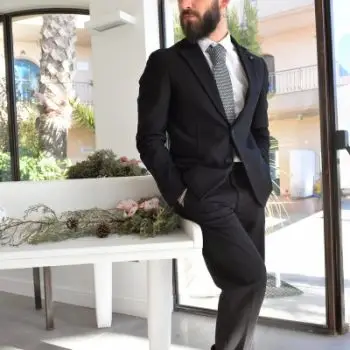 Accompagnatore gigolo Mitre