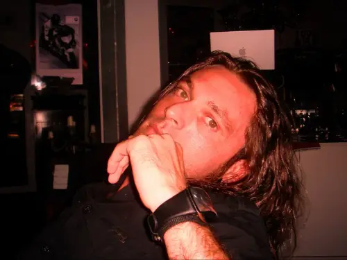 Accompagnatore gigolo James