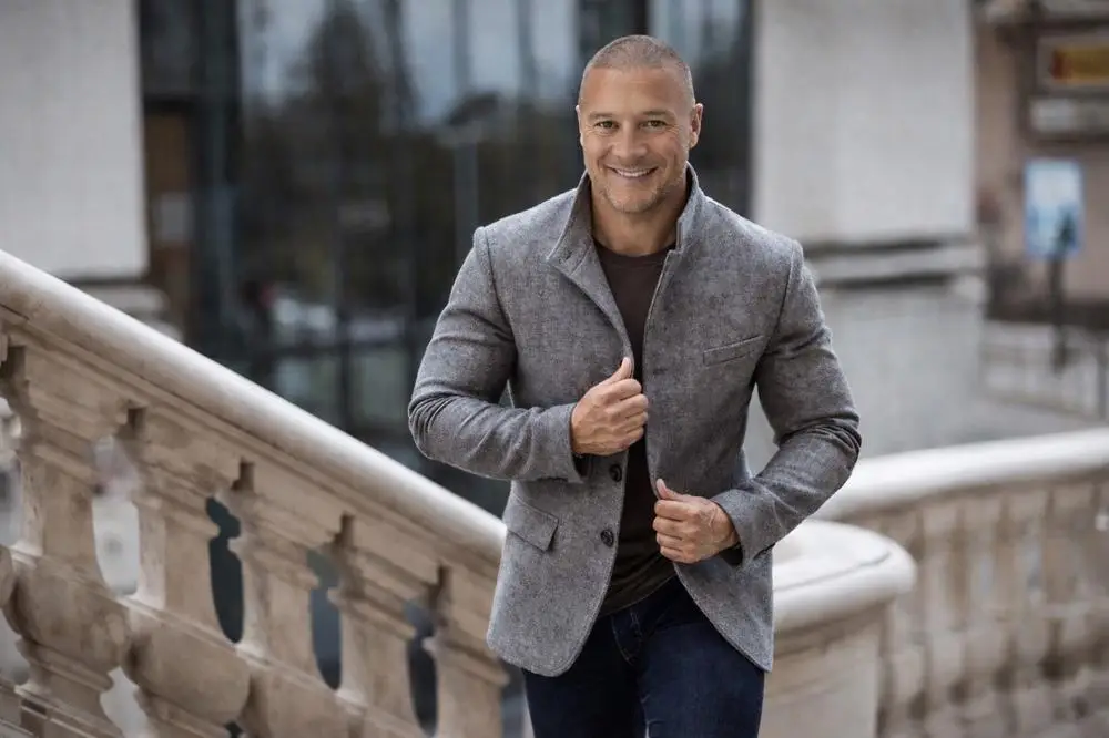 Accompagnatore gigolo Valentino 