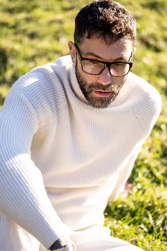 Accompagnatore gigolo Vittor