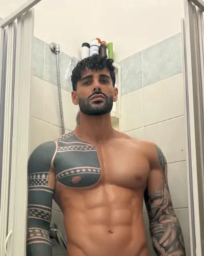 Accompagnatore gigolo Ryan Bale