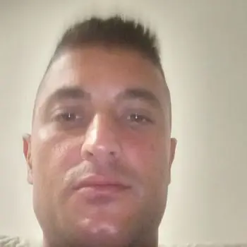 Accompagnatore gigolo Raul