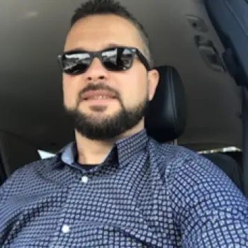 Accompagnatore gigolo Biudy