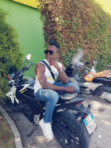 Accompagnatore gigolo Chuks