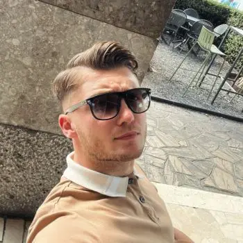Accompagnatore gigolo Anes
