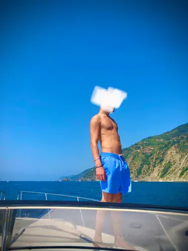 Accompagnatore gigolo Fra25