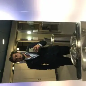 Accompagnatore gigolo Teo