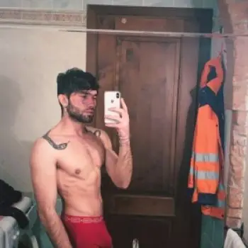 Accompagnatore gigolo Alessiotex