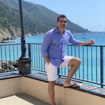 Accompagnatore gigolo Dylan