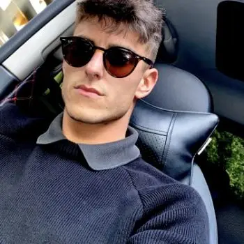 Accompagnatore gigolo Robins