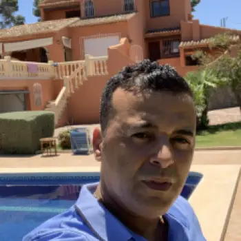 Accompagnatore gigolo Karim
