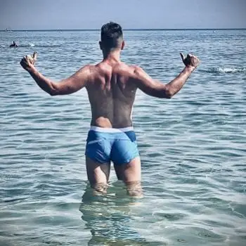 Accompagnatore gigolo James