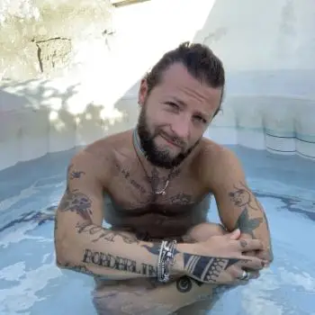 Accompagnatore gigolo Mat90