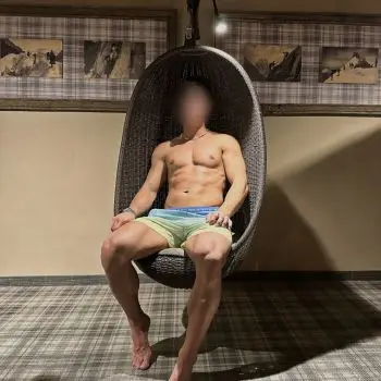 Accompagnatore gigolo M.