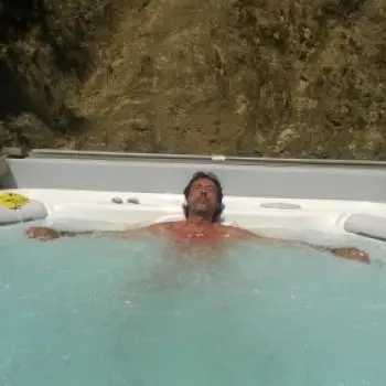 Accompagnatore gigolo Ispanico