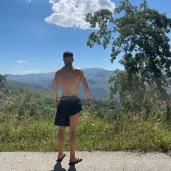 Accompagnatore gigolo Riccardo Zeler