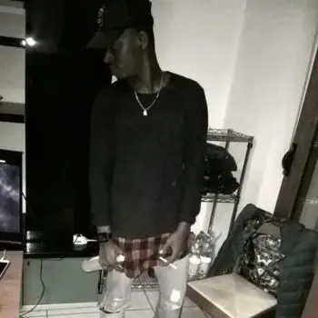 Accompagnatore gigolo Gabra