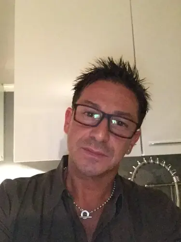 Accompagnatore gigolo Maffeo