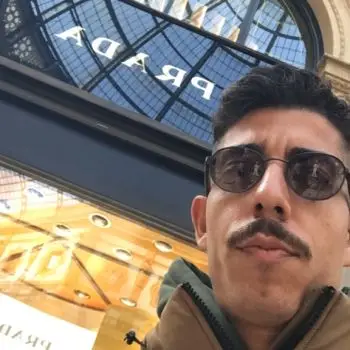 Accompagnatore gigolo Chanel