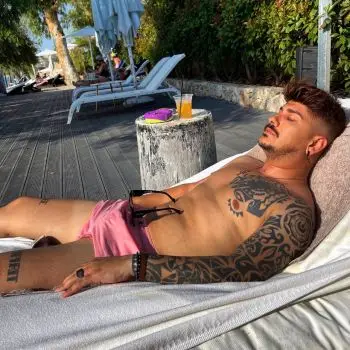 Accompagnatore gigolo Keytan