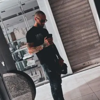 Accompagnatore gigolo Davide