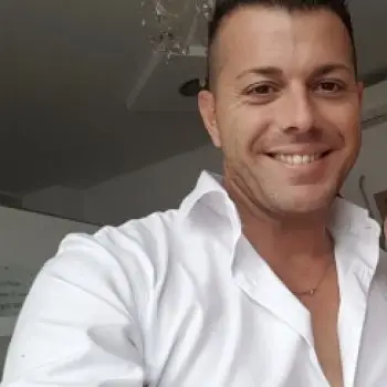 Accompagnatore gigolo Roberto