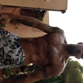 Accompagnatore gigolo Max8877