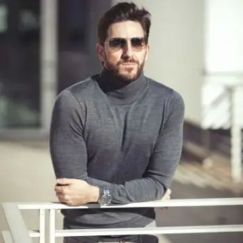 Accompagnatore gigolo Kris