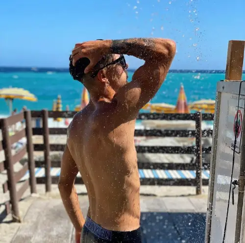 Accompagnatore gigolo Jesonduro