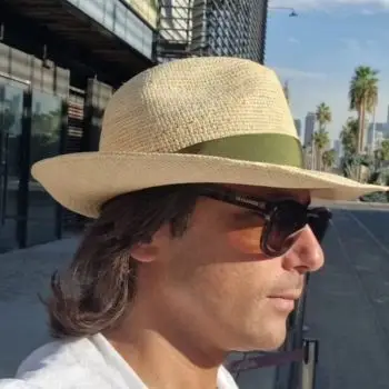 Accompagnatore gigolo Luce