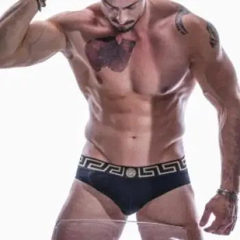 Accompagnatore gigolo Achille