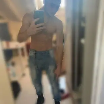 Accompagnatore gigolo Emmanuele Vito